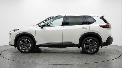 Everest White Pearl Tricoat 2025 Nissan Rogue SV