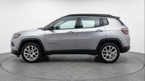 Silver Zynith Metallic Clearcoat 2025 Jeep Compass Limited