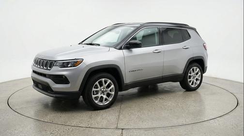 Silver Zynith Metallic Clearcoat 2025 Jeep Compass Limited