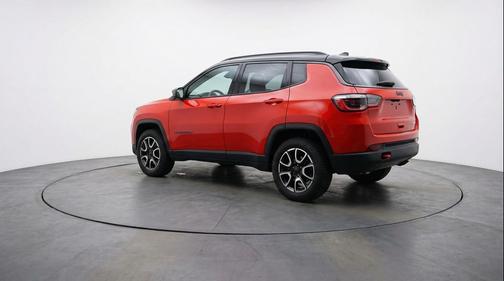 Red Hot Pearlcoat 2025 Jeep Compass Trailhawk