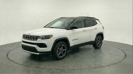 Red Hot Pearlcoat 2025 Jeep Compass Trailhawk