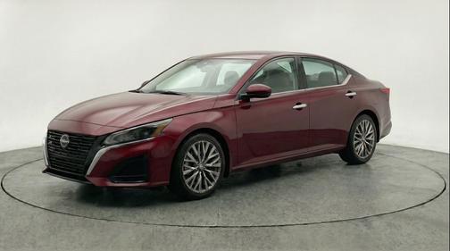 Garnet Pearl Metallic 2025 Nissan Altima SV FWD