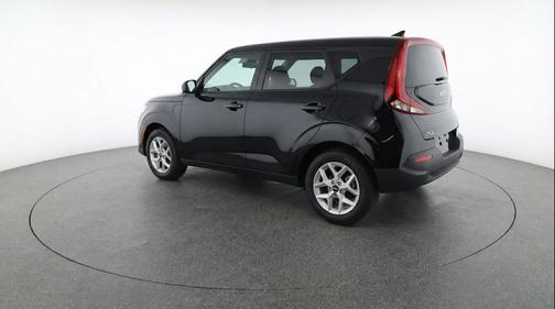 Fusion Black 2025 Kia Soul LX
