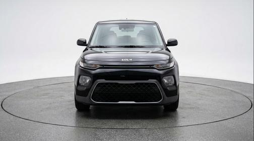 Fusion Black 2025 Kia Soul LX