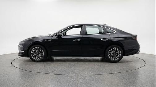 Abyss Black 2025 Hyundai SONATA Hybrid SE