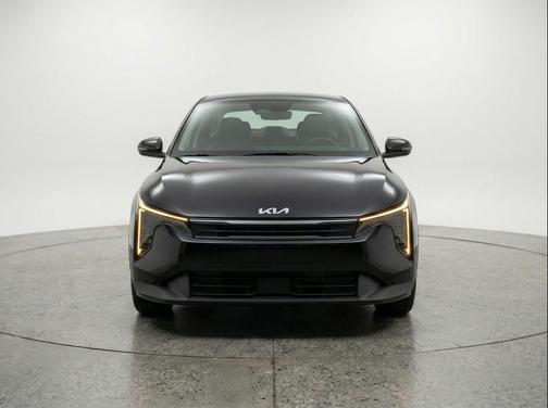 Aurora Black Pearl 2025 Kia K4 LXS