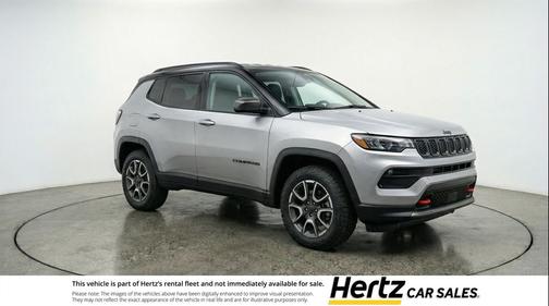 Silver Zynith Metallic Clearcoat 2025 Jeep Compass Trailhawk