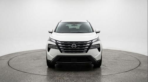 Everest White Pearl Tricoat 2025 Nissan Rogue SV