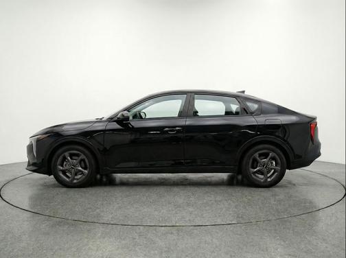 Aurora Black Pearl 2025 Kia K4 LXS