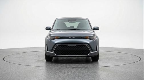 Gravity Gray 2025 Kia Soul LX