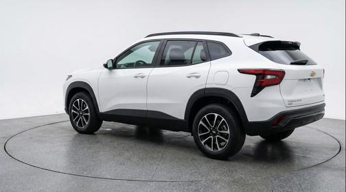 Summit White 2025 Chevrolet Trailblazer LT