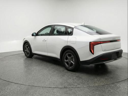Snow White Pearl 2025 Kia K4 LXS