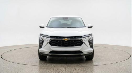 Summit White 2025 Chevrolet Trax LT