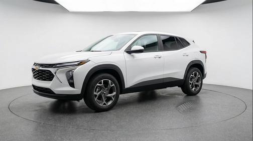 Summit White 2025 Chevrolet Trax LT
