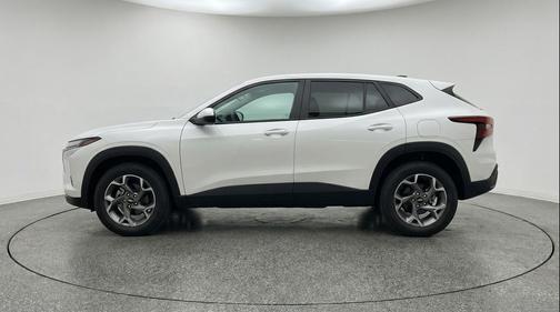 Summit White 2025 Chevrolet Trax LT
