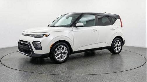 Snow White Pearl 2025 Kia Soul LX