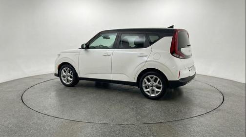 Snow White Pearl 2025 Kia Soul LX