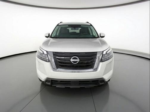 Brilliant Silver Metallic 2025 Nissan Pathfinder SV FWD