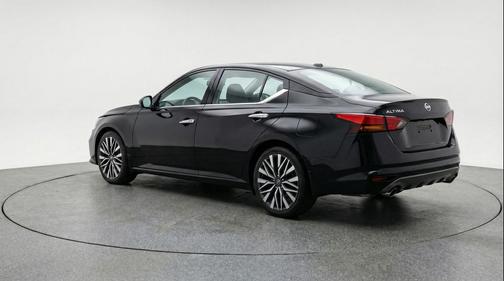 Super Black 2025 Nissan Altima SV FWD