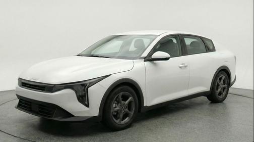 Snow White Pearl 2025 Kia K4 LXS