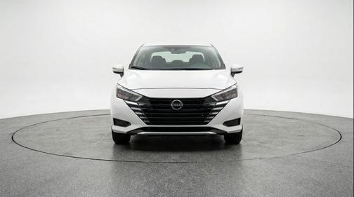 Aspen White Tricoat 2025 Nissan Versa 1.6 SV