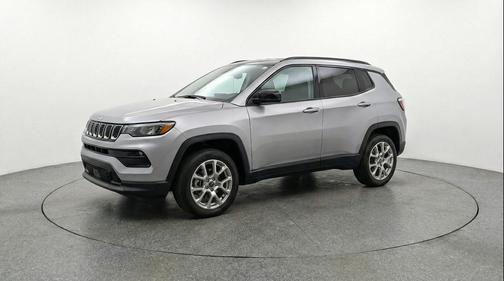 Silver Zynith Metallic Clearcoat 2025 Jeep Compass Limited