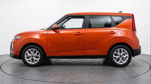 Inferno Red 2025 Kia Soul LX