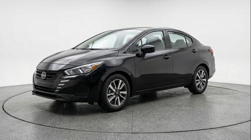 Super Black 2025 Nissan Versa 1.6 SV