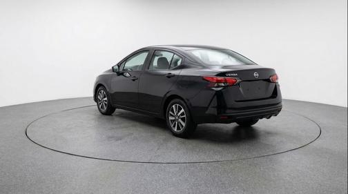 Super Black 2025 Nissan Versa 1.6 SV