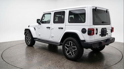Bright White Clearcoat 2025 Jeep Wrangler 4-Door Sahara 4x4