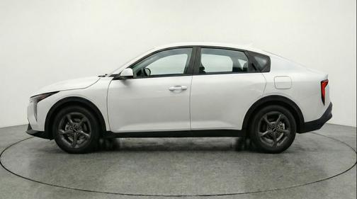Snow White Pearl 2025 Kia K4 LXS