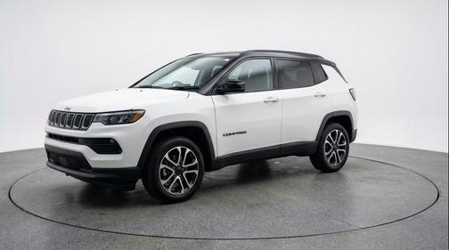 Bright White Clearcoat 2025 Jeep Compass Trailhawk