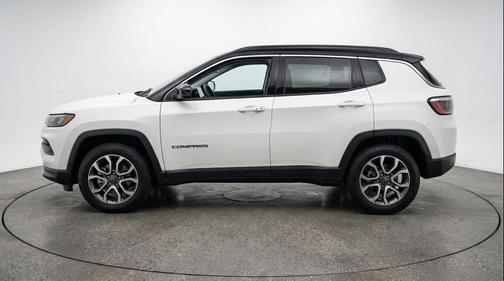 Bright White Clearcoat 2025 Jeep Compass Trailhawk