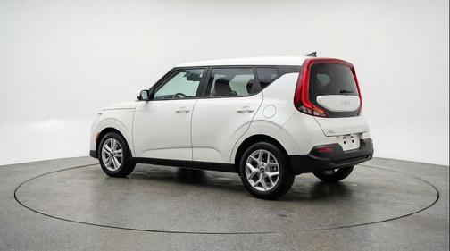 Snow White Pearl 2025 Kia Soul LX