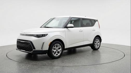 Snow White Pearl 2025 Kia Soul LX
