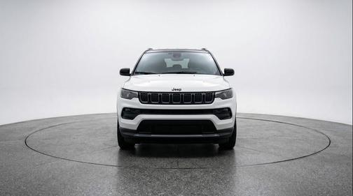 Bright White Clearcoat 2025 Jeep Compass Trailhawk