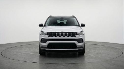 Silver Zynith Metallic Clearcoat 2025 Jeep Compass Limited