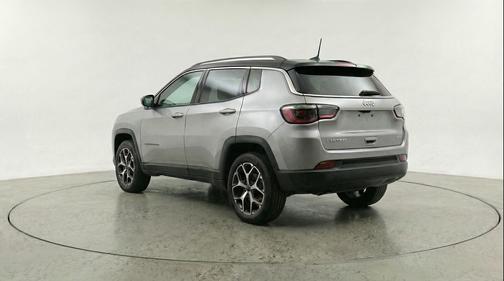 Silver Zynith Metallic Clearcoat 2025 Jeep Compass Limited