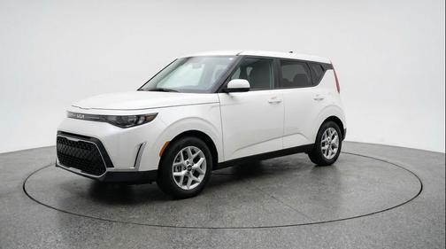 Snow White Pearl 2025 Kia Soul LX