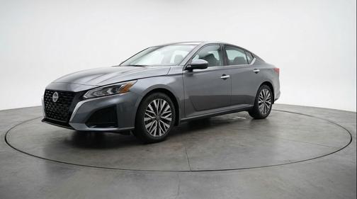 Gun Metallic 2025 Nissan Altima SV FWD