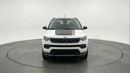 Bright White Clearcoat 2025 Jeep Compass Trailhawk