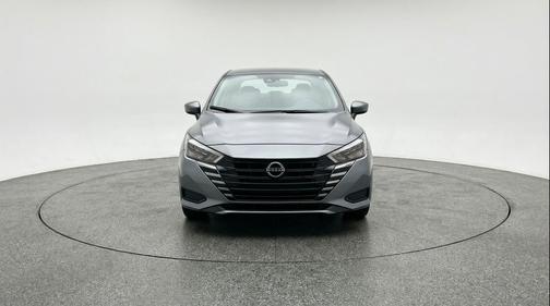 Gun Metallic 2025 Nissan Versa 1.6 SV