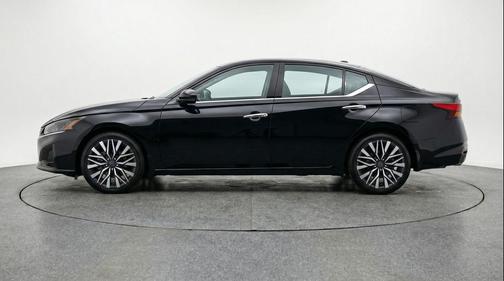 Super Black 2025 Nissan Altima SV FWD