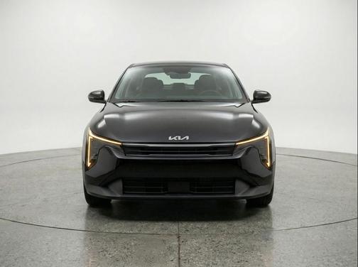 Aurora Black Pearl 2025 Kia K4 LXS