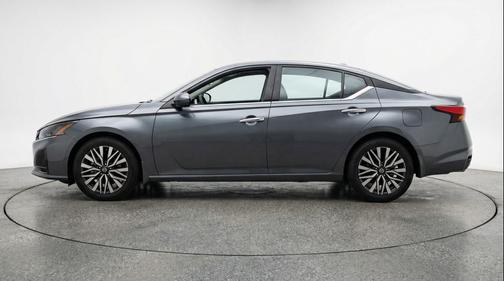 Gun Metallic 2025 Nissan Altima SV FWD