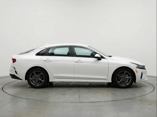 Snow White Pearl 2025 Kia K4 LXS