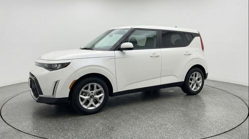 Snow White Pearl 2025 Kia Soul LX
