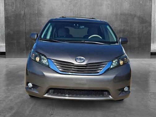 2011 Toyota Sienna XLE