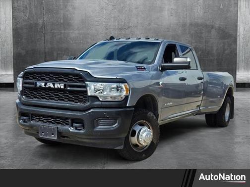 2022 RAM 3500 Tradesman Crew Cab 4x4 8' Box