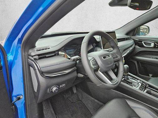 Hydro Blue Pearlcoat 2026 Jeep Compass Latitude